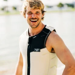 Arc Comp Vest