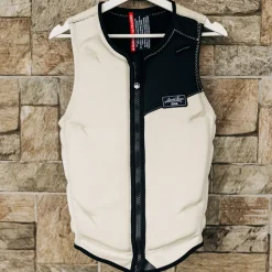 Arc Comp Vest