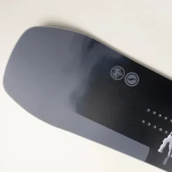 Benchmark Snowboard - 2026