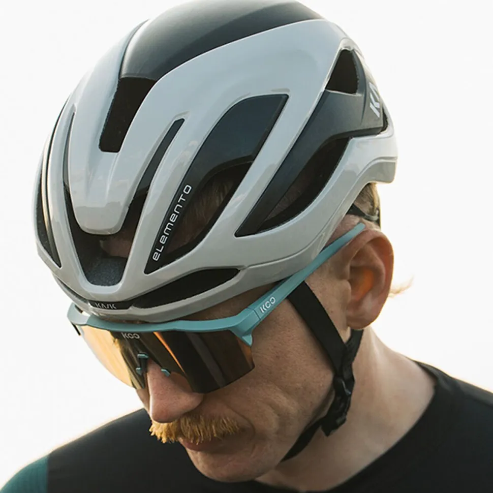 Elemento Helmet