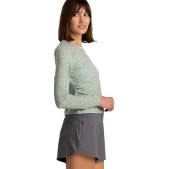 Elevate Lightweight Fitted Long-Sleeve Shirt - Women's