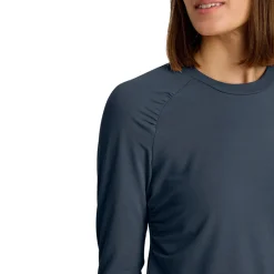 Elevate Lightweight Fitted Long-Sleeve Shirt - Women's