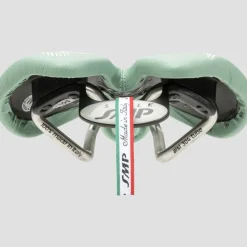 F30 Saddle