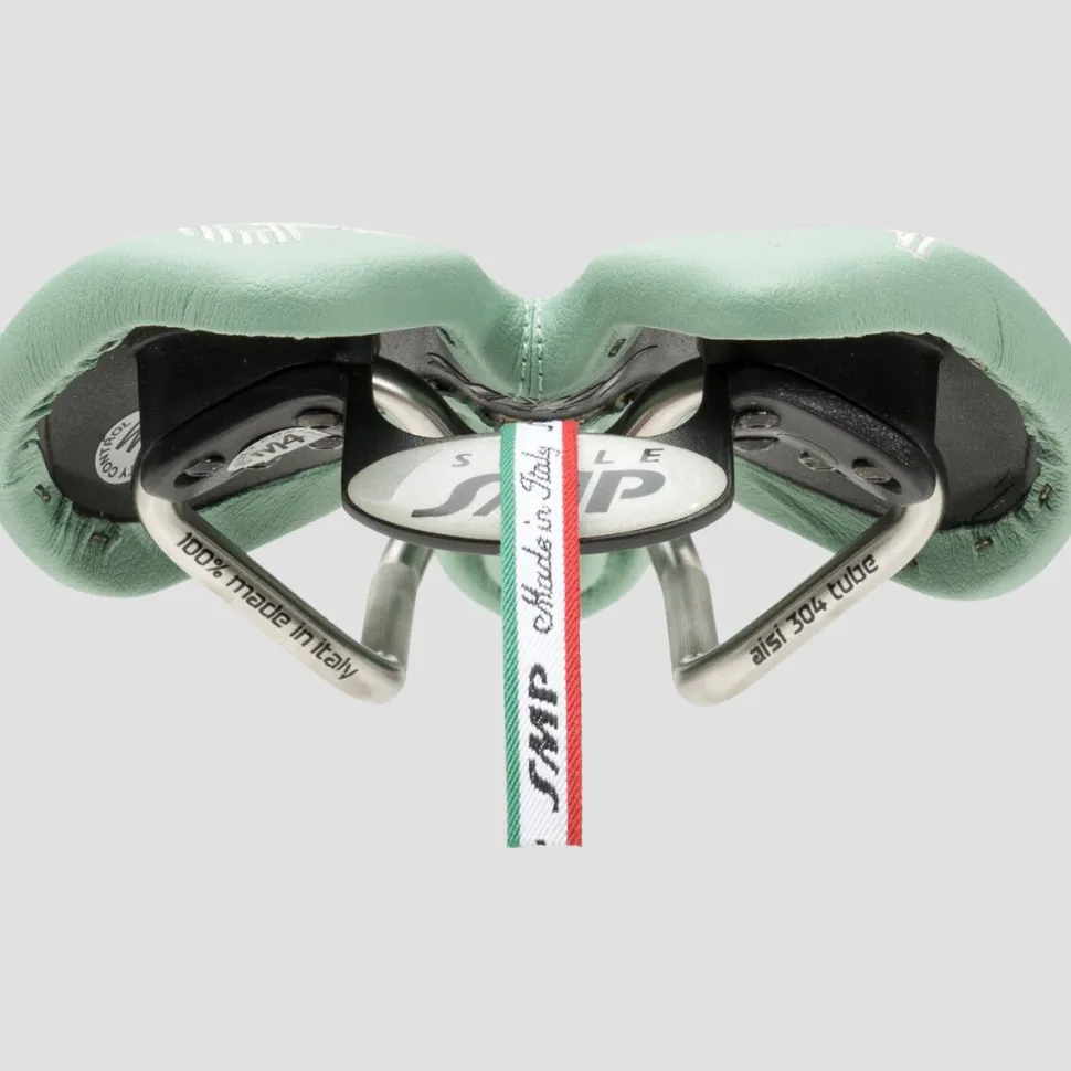 F30 Saddle