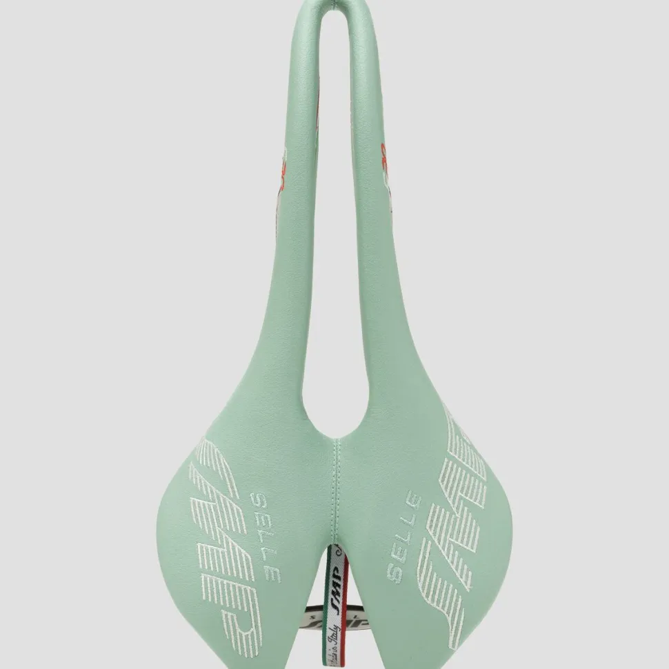 F30 Saddle