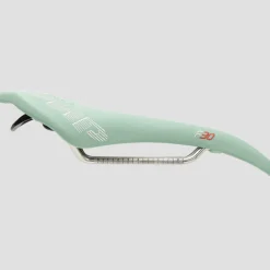 F30 Saddle