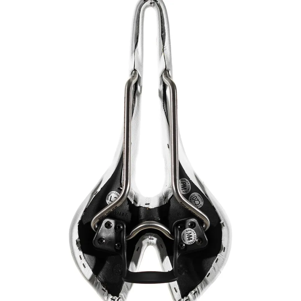 F30 Saddle