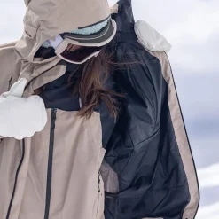 Futuretrust 2L Jacket