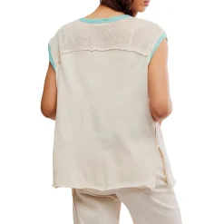 Hawaii Vibes T-Shirt - Women's
