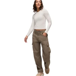 Lotus Long-Sleeve T-Shirt - Women's
