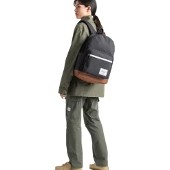 Pop Quiz 22L Backpack
