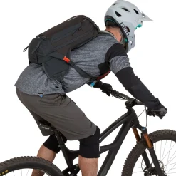 Rail 12L Hydration Pack