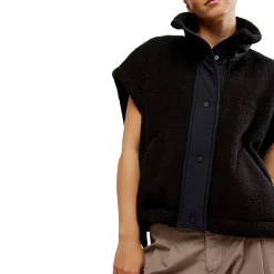 Scout It Out Vest - Women's