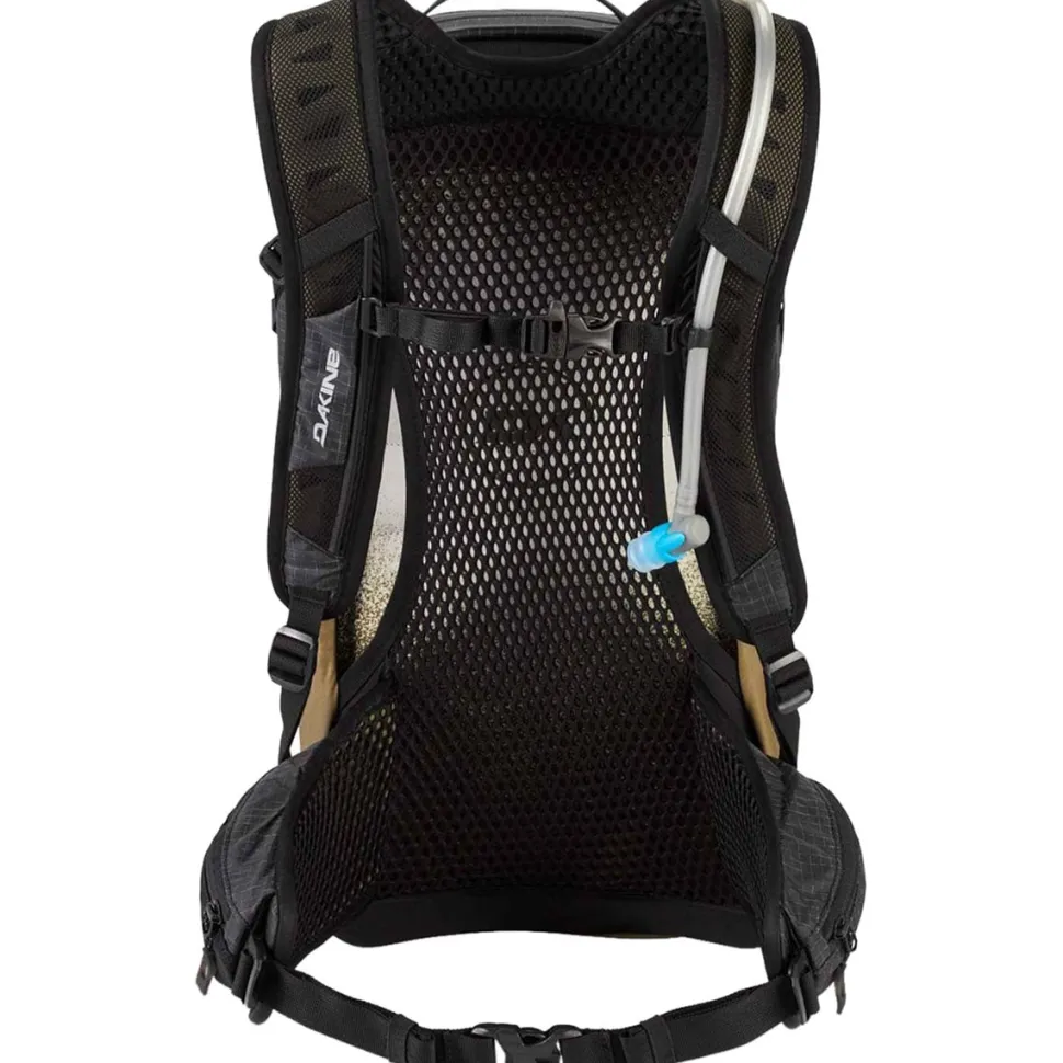 Seeker 18L Hydration Pack