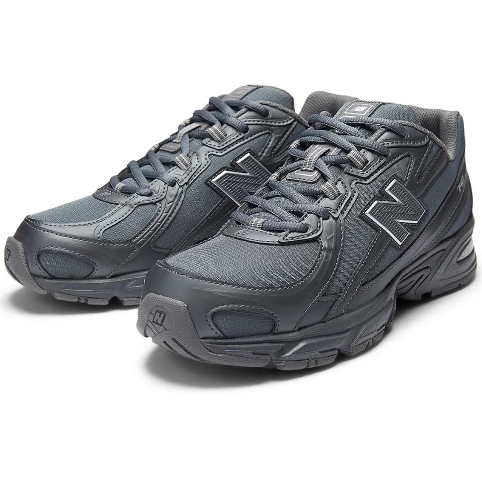 740 Shoe