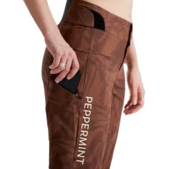 Signature Tech Short - Women's