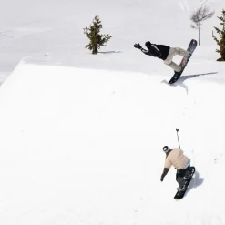 Skunk Ape Camber Snowboard - 2026