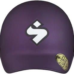 Strutter Helmet
