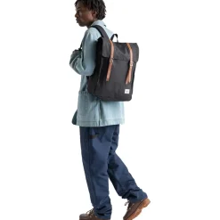 Survey 17.5L Backpack
