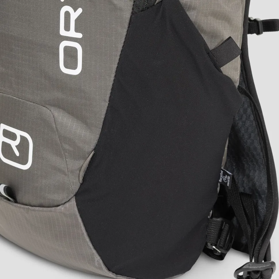 Traverse Light 15L Daypack
