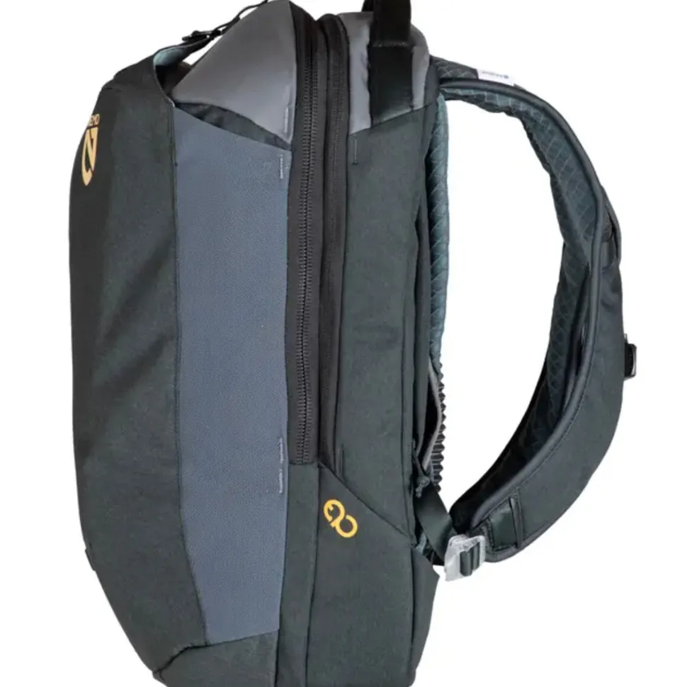Vantage Endless Promise 20L Backpack